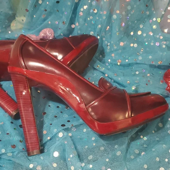 Salvatore Ferragamo Heels Shade of Red - Picture 9 of 15